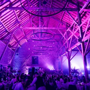 Les 20 Questions Essentielles à Poser à Votre Photographe de Mariage (Avant de Réserver)